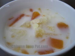 Snow Fungus Papaya Almond Milk Dessert